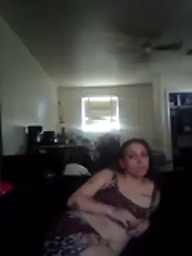 Snapshot of LadySn0w26 chatting on 02/09/26, 04:00 LadySn0w26 online show from 02/09/26, 04:00