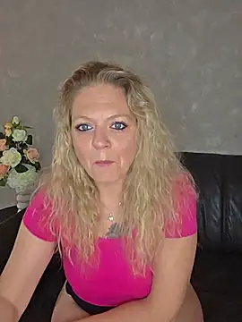 Snapshot of Anna-Lustig chatting on 06/07/26, 09:57 Anna-Lustig online show from 06/07/26, 09:57
