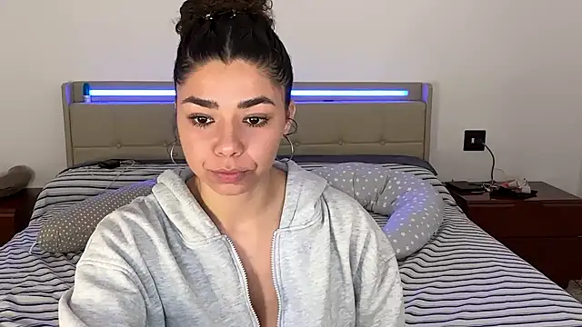 Snapshot of ladymelon chatting on 03/25/26, 08:31 ladymelon online show from 03/25/26, 08:31