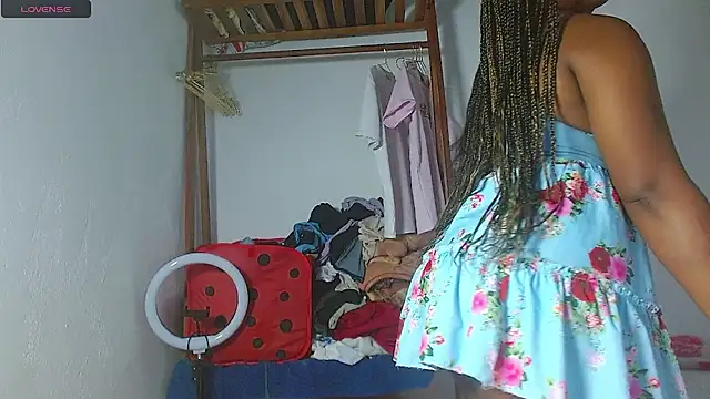 chanellmontes3 online show from 04/25/26, 06:16