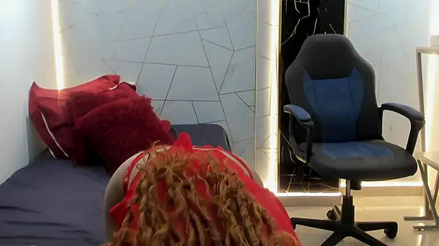 Zoey Taylor07 online show from 02/04/26, 12:33