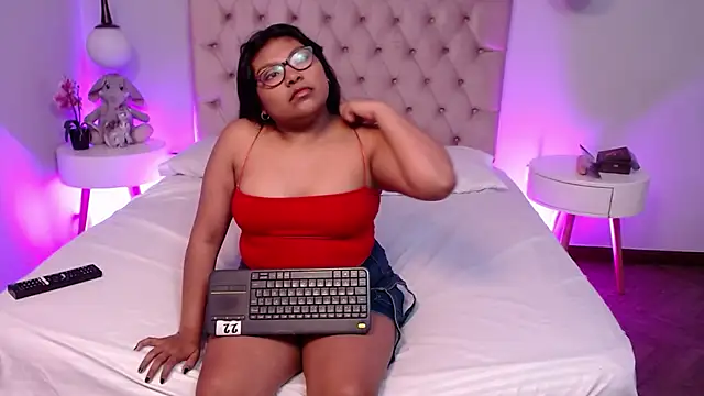 Snapshot of Kiri_Black_ chatting on 01/17/26, 03:22 Kiri Black online show from 01/17/26, 03:22