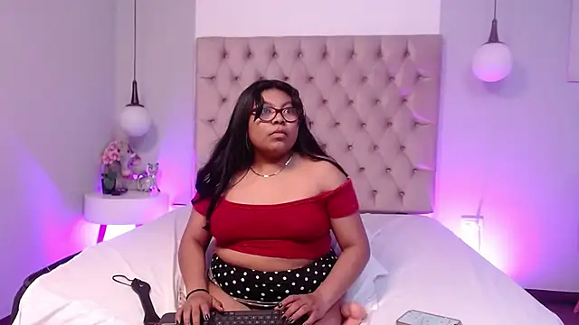 Snapshot of Kiri_Black_ chatting on 02/03/26, 06:40 Kiri Black online show from 02/03/26, 06:40