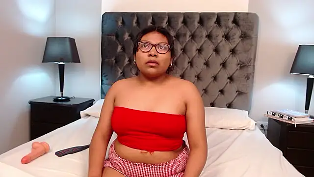 Snapshot of Kiri_Black_ chatting on 02/12/26, 03:56 Kiri Black online show from 02/12/26, 03:56