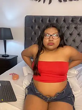 Snapshot of Kiri_Black_ chatting on 03/18/26, 05:32 Kiri Black online show from 03/18/26, 05:32