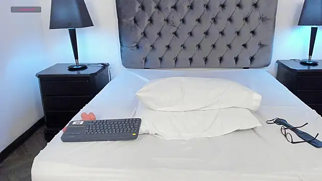 Snapshot of Kiri_Black_ chatting on 04/09/26, 03:50 Kiri Black online show from 04/09/26, 03:50