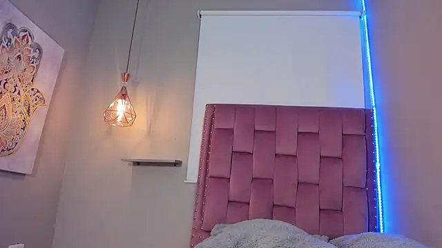 Scarlet Vixen  online show from 03/20/26, 12:21