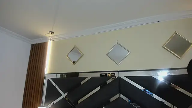 Ambarross  online show from 04/11/26, 01:37