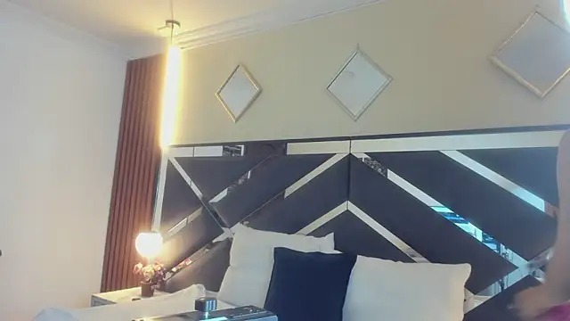 Ambarross  online show from 04/16/26, 01:56