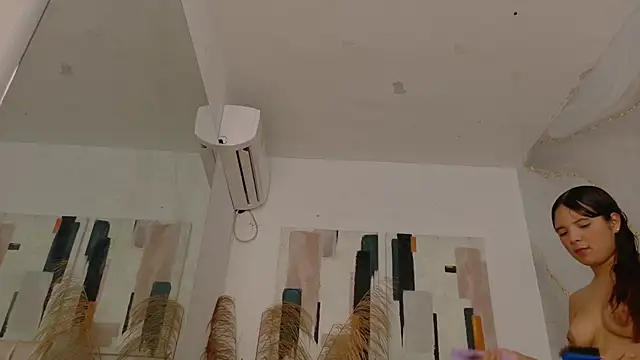 Snapshot of sofia_laverde chatting on 04/20/26, 06:31 sofia laverde online show from 04/20/26, 06:31