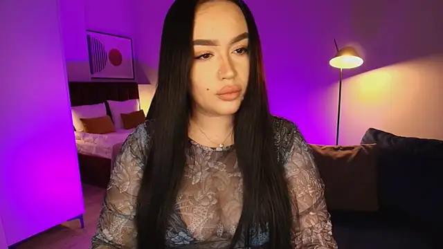 tinafox  online show from 02/18/26, 08:21