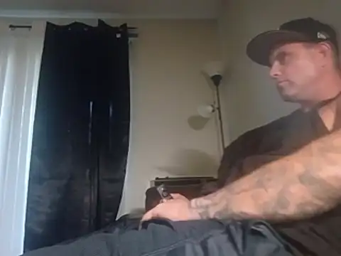 Snapshot of ThickaThuckDick07 chatting on 08/08/26, 12:24 ThickaThuckDick07 online show from 08/08/26, 12:24