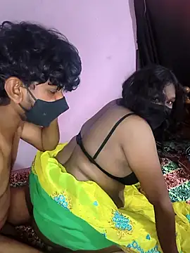 Snapshot of hotcopuleandsweet chatting on 03/28/26, 04:39 hotcopuleandsweet online show from 03/28/26, 04:39