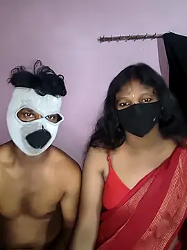 Snapshot of hotcopuleandsweet chatting on 04/21/26, 05:25 hotcopuleandsweet online show from 04/21/26, 05:25