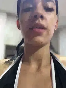 Snapshot of Aliison1_ chatting on 03/17/26, 07:17 Aliison1 online show from 03/17/26, 07:17