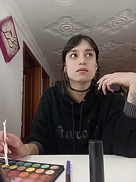 Snapshot of JenniQ69 chatting on 02/18/26, 01:29 JenniQ69 online show from 02/18/26, 01:29