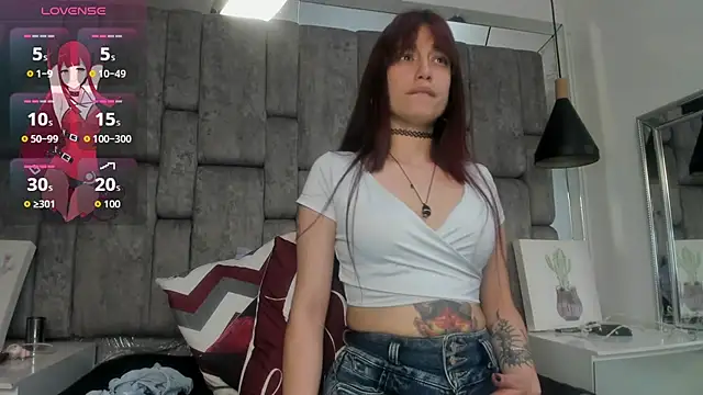 Snapshot of JenniQ69 chatting on 07/10/26, 08:00 JenniQ69 online show from 07/10/26, 08:00