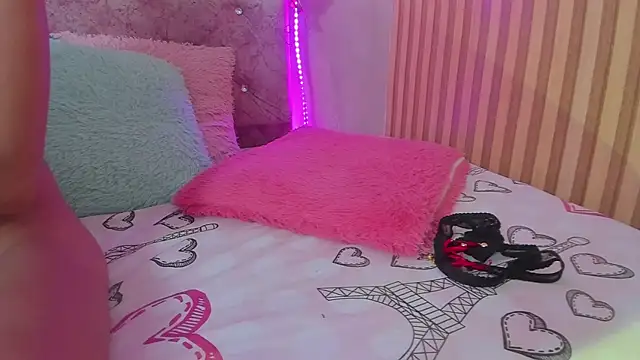 Snapshot of lovely__kiss__ chatting on 03/23/26, 06:12 lovely kiss online show from 03/23/26, 06:12