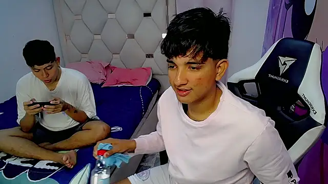 Maxwell boys online show from 02/11/26, 03:33