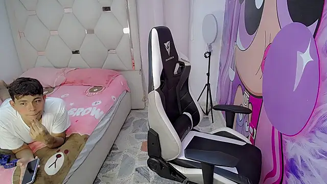 Maxwell boys online show from 02/21/26, 03:07