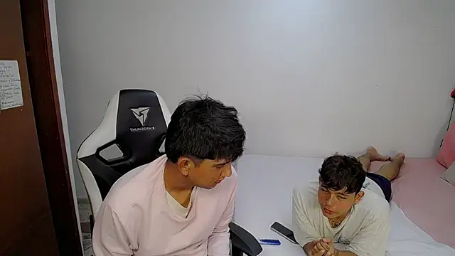 Maxwell boys online show from 02/25/26, 03:05