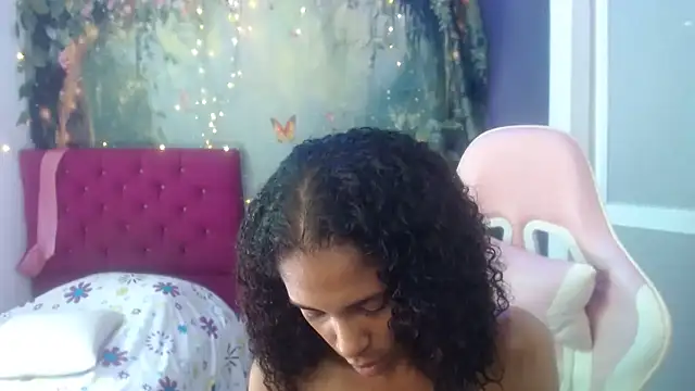 Snapshot of rosa_skinny chatting on 06/16/26, 06:43 rosa skinny online show from 06/16/26, 06:43