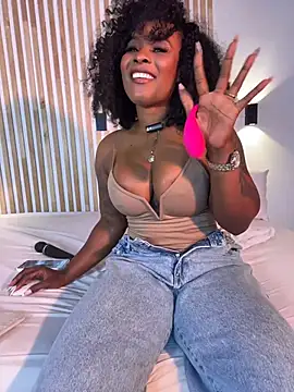 pamelamendez 1 online show from 05/18/26, 11:21