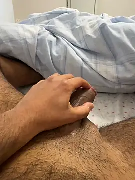 Snapshot of ESMErCan96- chatting on 04/08/26, 10:26 ESMErCan96- online show from 04/08/26, 10:26