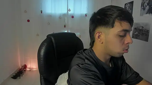 Snapshot of shooting_wilson chatting on 02/02/26, 06:17 shooting wilson online show from 02/02/26, 06:17