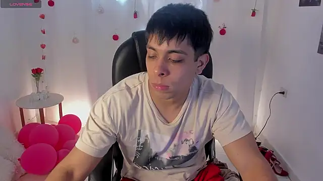 Snapshot of shooting_wilson chatting on 02/13/26, 06:15 shooting wilson online show from 02/13/26, 06:15