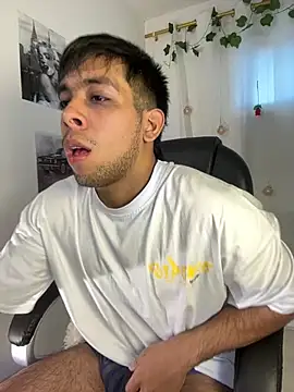 Snapshot of shooting_wilson chatting on 03/12/26, 05:30 shooting wilson online show from 03/12/26, 05:30