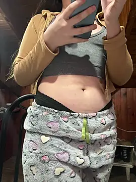 Snapshot of millyalc0ck chatting on 05/15/26, 02:40 millyalc0ck online show from 05/15/26, 02:40