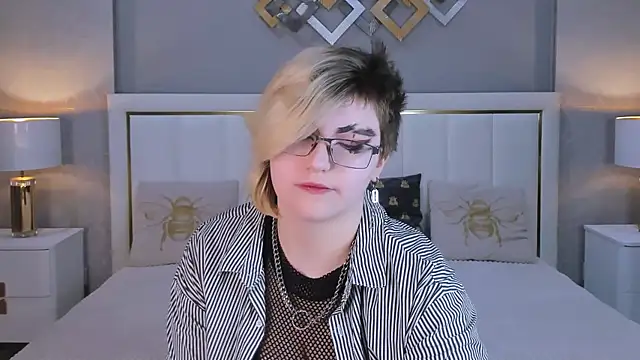 Snapshot of ABSI_GLITCH chatting on 02/04/26, 08:58 ABSI GLITCH online show from 02/04/26, 08:58