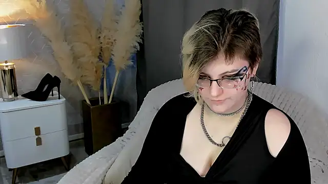 Snapshot of ABSI_GLITCH chatting on 02/24/26, 05:38 ABSI GLITCH online show from 02/24/26, 05:38