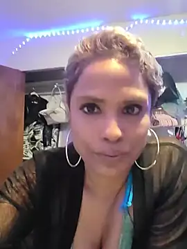 Snapshot of JasmineSkky chatting on 06/04/26, 08:37 JasmineSkky online show from 06/04/26, 08:37