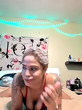 Snapshot of JasmineSkky chatting on 06/10/26, 01:17 JasmineSkky online show from 06/10/26, 01:17