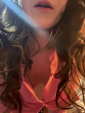 Snapshot of Raven__5 chatting on 04/21/26, 10:45 Raven 5 online show from 04/21/26, 10:45