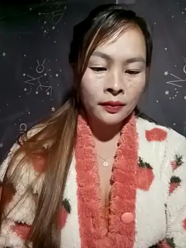 Snapshot of Bling_sexy chatting on 01/15/26, 06:40 Bling sexy online show from 01/15/26, 06:40