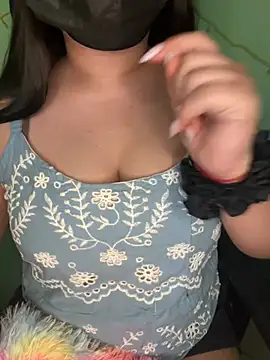 Snapshot of Praachiiii chatting on 02/23/26, 04:37 Praachiiii online show from 02/23/26, 04:37