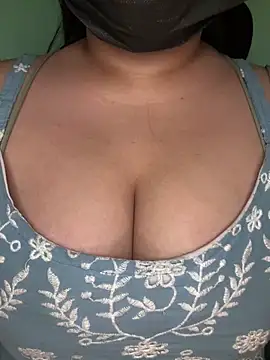 Snapshot of Praachiiii chatting on 03/01/26, 05:48 Praachiiii online show from 03/01/26, 05:48