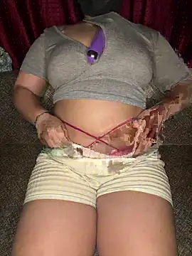 Snapshot of Praachiiii chatting on 04/04/26, 04:48 Praachiiii online show from 04/04/26, 04:48