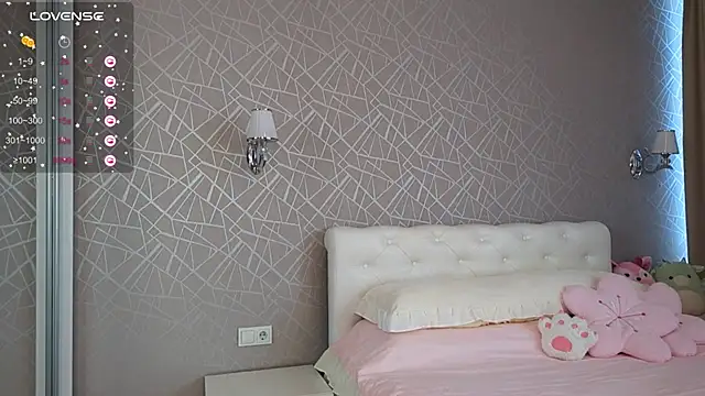 Snapshot of Liory chatting on 04/17/26, 09:34 Liory online show from 04/17/26, 09:34