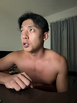 Yooo17 online show from 07/04/26, 03:51