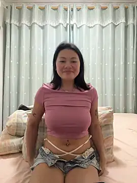 Snapshot of ruanruan05 chatting on 02/18/26, 02:02 ruanruan05 online show from 02/18/26, 02:02