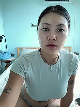 Snapshot of ruanruan05 chatting on 04/14/26, 02:39 ruanruan05 online show from 04/14/26, 02:39