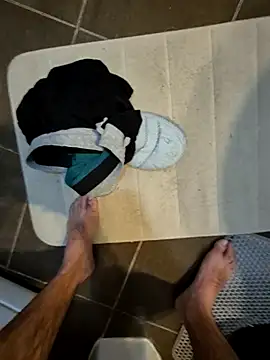 Snapshot of vali23 chatting on 01/19/26, 08:18 vali23 online show from 01/19/26, 08:18