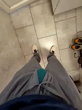 Snapshot of vali23 chatting on 02/19/26, 08:21 vali23 online show from 02/19/26, 08:21