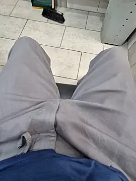 Snapshot of vali23 chatting on 02/22/26, 07:19 vali23 online show from 02/22/26, 07:19