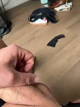 longdong00789 online show from 04/10/26, 11:04