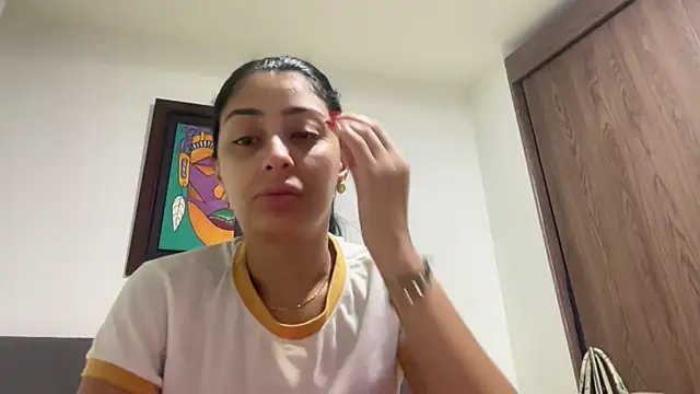 Snapshot of AbrilSantosxo chatting on 06/17/26, 01:45 AbrilSantosxo online show from 06/17/26, 01:45